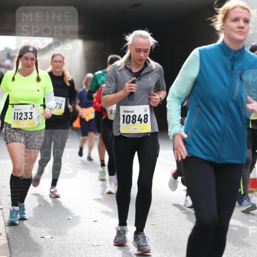 05.10.2025 - 20. swb-Marathon Bremen Michael Strokosch http://msf.ph/oto/9207204 05.10.2025 10:59:47 Laufen 11233, 79, 10848, 02484 meine-sportfotos.de