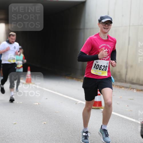05.10.2025 - 20. swb-Marathon Bremen Michael Strokosch http://msf.ph/oto/9207219 05.10.2025 10:53:13 Laufen 10620, 02256, 10401 meine-sportfotos.de