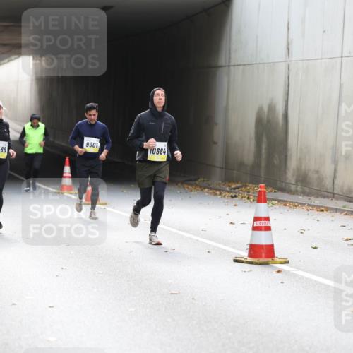 05.10.2025 - 20. swb-Marathon Bremen Michael Strokosch http://msf.ph/oto/9207222 05.10.2025 10:59:53 Laufen 11468, 0462, 11270, 0498, 9901, 10684, 00 meine-sportfotos.de
