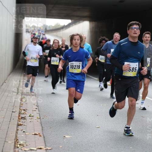 05.10.2025 - 20. swb-Marathon Bremen Michael Strokosch http://msf.ph/oto/9207234 05.10.2025 10:53:17 Laufen 9542, 9518, 10219, 8913, 585, 20, 10200 meine-sportfotos.de