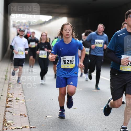 05.10.2025 - 20. swb-Marathon Bremen Michael Strokosch http://msf.ph/oto/9207238 05.10.2025 10:53:17 Laufen 9542, 10219, 9348, 02609, 85, 0200 meine-sportfotos.de