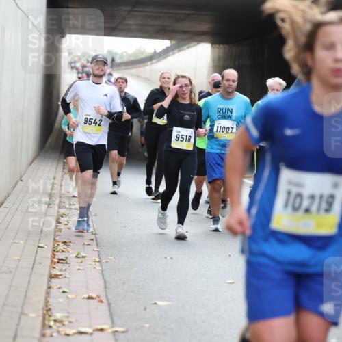 05.10.2025 - 20. swb-Marathon Bremen Michael Strokosch http://msf.ph/oto/9207242 05.10.2025 10:53:18 Laufen 9542, 9518, 11007, 69, 10219 meine-sportfotos.de