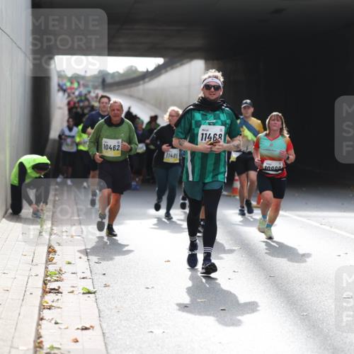 05.10.2025 - 20. swb-Marathon Bremen Michael Strokosch http://msf.ph/oto/9207248 05.10.2025 10:59:59 Laufen 10462, 11485, 11468, 10000 meine-sportfotos.de