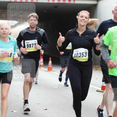 05.10.2025 - 20. swb-Marathon Bremen Michael Strokosch http://msf.ph/oto/9207258 05.10.2025 10:53:23 Laufen 9, 9977, 10353, 11006 meine-sportfotos.de