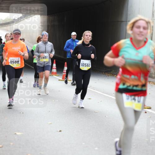 05.10.2025 - 20. swb-Marathon Bremen Michael Strokosch http://msf.ph/oto/9207269 05.10.2025 10:53:26 Laufen 94, 9508, 651, 10560, 9140 meine-sportfotos.de