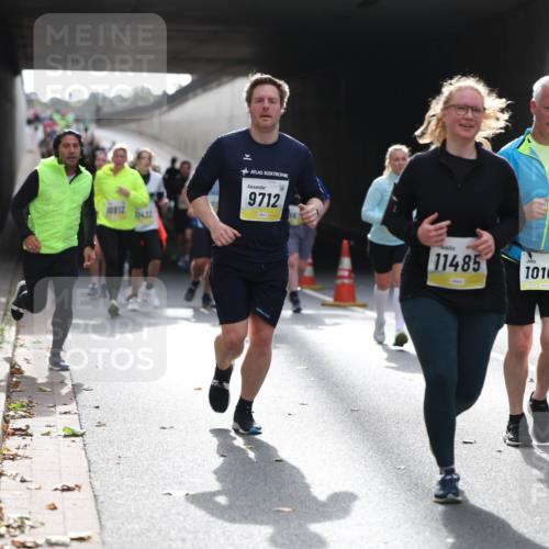 05.10.2025 - 20. swb-Marathon Bremen Michael Strokosch http://msf.ph/oto/9207274 05.10.2025 11:00:04 Laufen 10912, 11433, 9712, 11485, 10100 meine-sportfotos.de