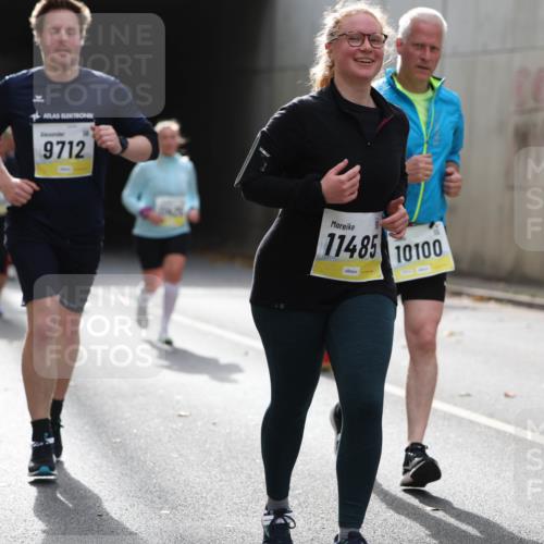 05.10.2025 - 20. swb-Marathon Bremen Michael Strokosch http://msf.ph/oto/9207278 05.10.2025 11:00:04 Laufen 9712, 11485, 10100, 107 meine-sportfotos.de