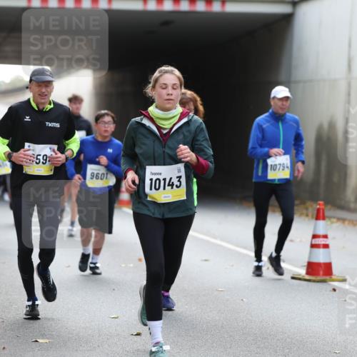 05.10.2025 - 20. swb-Marathon Bremen Michael Strokosch http://msf.ph/oto/9207288 05.10.2025 10:53:30 Laufen 59, 9601, 10143, 10794 meine-sportfotos.de