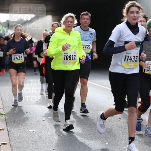 05.10.2025 - 20. swb-Marathon Bremen Michael Strokosch http://msf.ph/oto/9207293 05.10.2025 11:00:09 Laufen 9438, 10912, 1721, 11433, 9205 meine-sportfotos.de