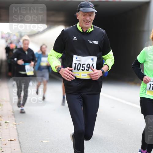 05.10.2025 - 20. swb-Marathon Bremen Michael Strokosch http://msf.ph/oto/9207296 05.10.2025 10:53:31 Laufen 1059, 01816, 1126, 1 meine-sportfotos.de