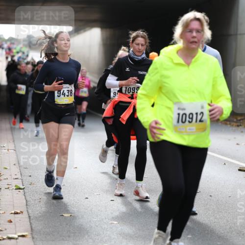 05.10.2025 - 20. swb-Marathon Bremen Michael Strokosch http://msf.ph/oto/9207297 05.10.2025 11:00:10 Laufen 9438, 1099, 99, 10912, 10769 meine-sportfotos.de