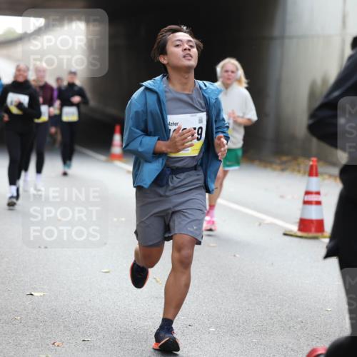 05.10.2025 - 20. swb-Marathon Bremen Michael Strokosch http://msf.ph/oto/9207312 05.10.2025 10:53:35 Laufen 02003, 9 meine-sportfotos.de