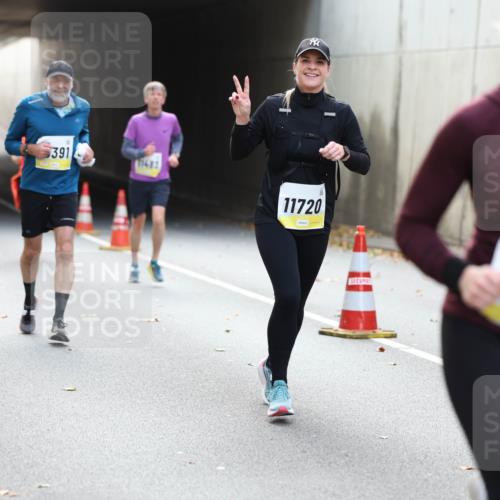 05.10.2025 - 20. swb-Marathon Bremen Michael Strokosch http://msf.ph/oto/9207337 05.10.2025 10:53:40 Laufen 391, 81483, 11720, 0760 meine-sportfotos.de