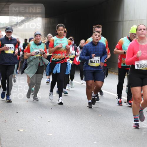 05.10.2025 - 20. swb-Marathon Bremen Michael Strokosch http://msf.ph/oto/9207344 05.10.2025 11:00:21 Laufen 90, 16, 22, 40640, 70, 10371, 20901, 10699 meine-sportfotos.de