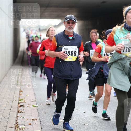 05.10.2025 - 20. swb-Marathon Bremen Michael Strokosch http://msf.ph/oto/9207356 05.10.2025 11:00:24 Laufen 9890, 160, 11622 meine-sportfotos.de
