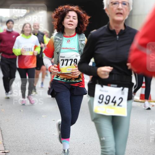 05.10.2025 - 20. swb-Marathon Bremen Michael Strokosch http://msf.ph/oto/9207362 05.10.2025 11:00:27 Laufen 611195, 7779, 9942 meine-sportfotos.de