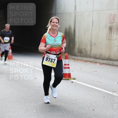 05.10.2025 - 20. swb-Marathon Bremen Michael Strokosch http://msf.ph/oto/9207375 05.10.2025 10:53:49 Laufen 8371, 20, 9737 meine-sportfotos.de