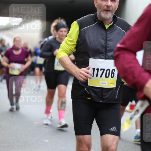 05.10.2025 - 20. swb-Marathon Bremen Michael Strokosch http://msf.ph/oto/9207384 05.10.2025 11:00:32 Laufen 11706 meine-sportfotos.de