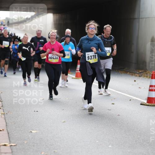 05.10.2025 - 20. swb-Marathon Bremen Michael Strokosch http://msf.ph/oto/9207387 05.10.2025 10:53:51 Laufen 7216, 10420, 266, 9378, 635 meine-sportfotos.de
