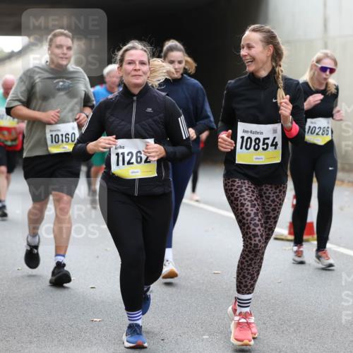 05.10.2025 - 20. swb-Marathon Bremen Michael Strokosch http://msf.ph/oto/9207405 05.10.2025 11:00:38 Laufen 10160, 11262, 10854, 10286 meine-sportfotos.de