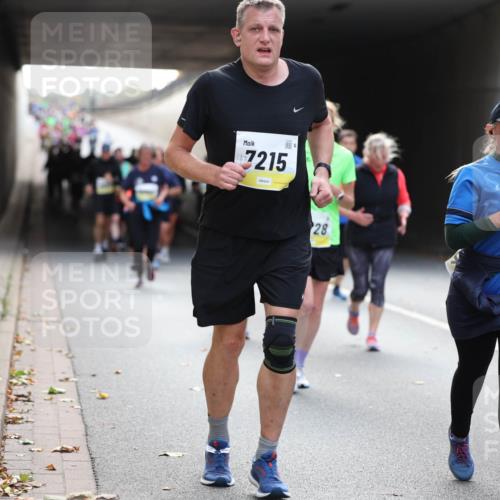 05.10.2025 - 20. swb-Marathon Bremen Michael Strokosch http://msf.ph/oto/9207427 05.10.2025 10:53:58 Laufen 7215, 28 meine-sportfotos.de