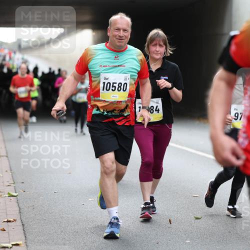 05.10.2025 - 20. swb-Marathon Bremen Michael Strokosch http://msf.ph/oto/9207432 05.10.2025 11:00:43 Laufen 20, 10580, 184, 97, 107 meine-sportfotos.de