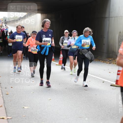 05.10.2025 - 20. swb-Marathon Bremen Michael Strokosch http://msf.ph/oto/9207440 05.10.2025 10:54:02 Laufen 11713, 9495, 9005, 1102, 311, 10158 meine-sportfotos.de