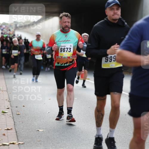 05.10.2025 - 20. swb-Marathon Bremen Michael Strokosch http://msf.ph/oto/9207464 05.10.2025 10:54:07 Laufen 20, 9673, 999, 11713 meine-sportfotos.de