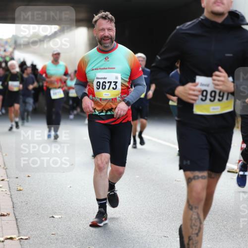 05.10.2025 - 20. swb-Marathon Bremen Michael Strokosch http://msf.ph/oto/9207468 05.10.2025 10:54:08 Laufen 9673, 9991, 473, 200 meine-sportfotos.de