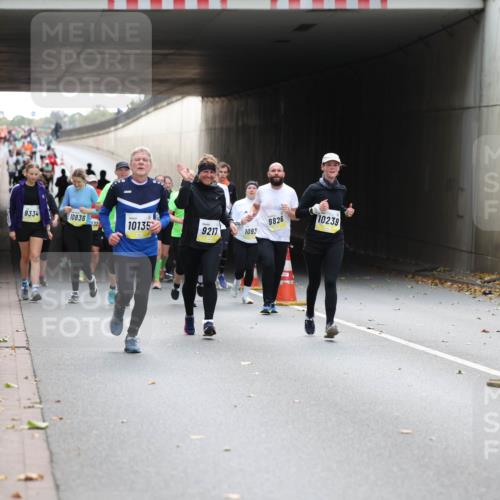 05.10.2025 - 20. swb-Marathon Bremen Michael Strokosch http://msf.ph/oto/9207469 05.10.2025 11:00:55 Laufen 9334, 10836, 9826, 10239, 10135, 9211, 1093, 1055 meine-sportfotos.de