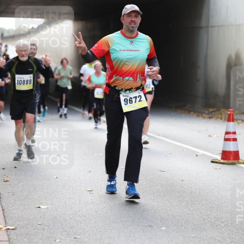 05.10.2025 - 20. swb-Marathon Bremen Michael Strokosch http://msf.ph/oto/9207488 05.10.2025 10:54:12 Laufen 10889, 20, 9672 meine-sportfotos.de