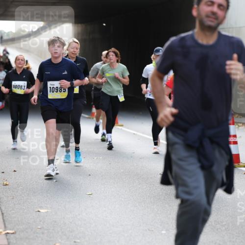 05.10.2025 - 20. swb-Marathon Bremen Michael Strokosch http://msf.ph/oto/9207508 05.10.2025 10:54:16 Laufen 10063, 10985 meine-sportfotos.de