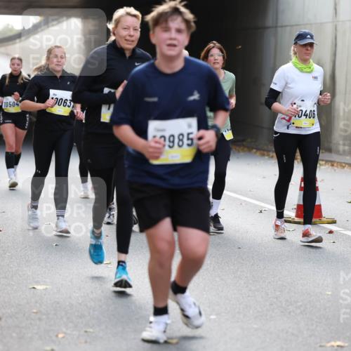 05.10.2025 - 20. swb-Marathon Bremen Michael Strokosch http://msf.ph/oto/9207515 05.10.2025 10:54:17 Laufen 7063, 10504, 9985, 0406, 108, 80 meine-sportfotos.de