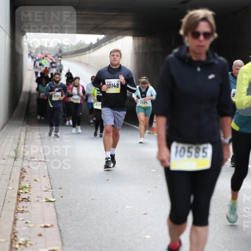 05.10.2025 - 20. swb-Marathon Bremen Michael Strokosch http://msf.ph/oto/9207534 05.10.2025 11:01:08 Laufen 9184, 10859, 930, 0148, 11584, 9, 11490, 10585 meine-sportfotos.de