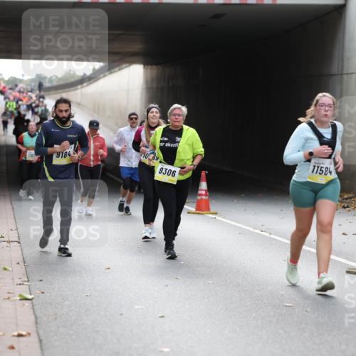 05.10.2025 - 20. swb-Marathon Bremen Michael Strokosch http://msf.ph/oto/9207543 05.10.2025 11:01:13 Laufen 1101, 9184, 9306, 11584 meine-sportfotos.de