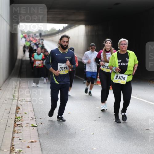 05.10.2025 - 20. swb-Marathon Bremen Michael Strokosch http://msf.ph/oto/9207549 05.10.2025 11:01:14 Laufen 9184, 10853, 9306 meine-sportfotos.de