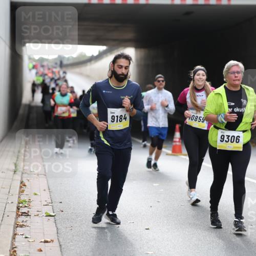 05.10.2025 - 20. swb-Marathon Bremen Michael Strokosch http://msf.ph/oto/9207556 05.10.2025 11:01:15 Laufen 9184, 2516, 0859, 9306 meine-sportfotos.de