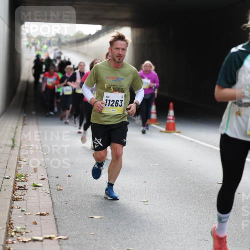 05.10.2025 - 20. swb-Marathon Bremen Michael Strokosch http://msf.ph/oto/9207559 05.10.2025 10:54:27 Laufen 21, 2025, 11263, 10930 meine-sportfotos.de