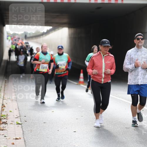 05.10.2025 - 20. swb-Marathon Bremen Michael Strokosch http://msf.ph/oto/9207562 05.10.2025 11:01:18 Laufen 1670, 11019 meine-sportfotos.de