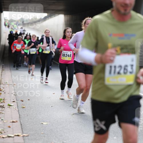 05.10.2025 - 20. swb-Marathon Bremen Michael Strokosch http://msf.ph/oto/9207570 05.10.2025 10:54:29 Laufen 1471, 11595, 9611, 10345, 11263 meine-sportfotos.de