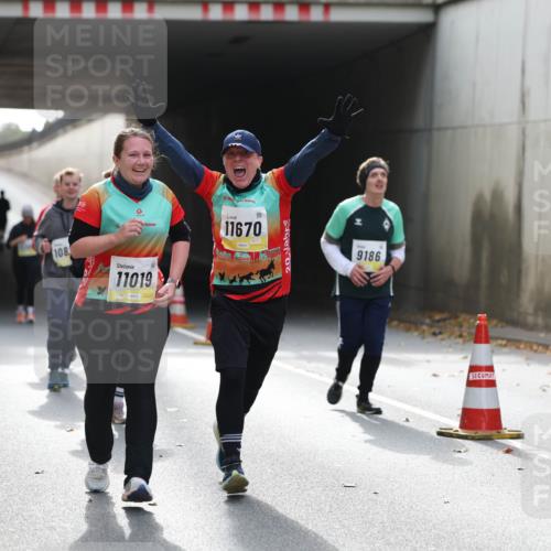 05.10.2025 - 20. swb-Marathon Bremen Michael Strokosch http://msf.ph/oto/9207576 05.10.2025 11:01:21 Laufen 11670, 108, 11019, 20, 9186 meine-sportfotos.de