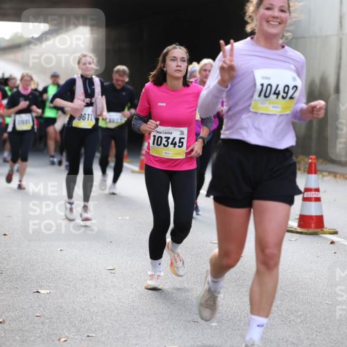 05.10.2025 - 20. swb-Marathon Bremen Michael Strokosch http://msf.ph/oto/9207577 05.10.2025 10:54:30 Laufen 8611, 10345, 10492 meine-sportfotos.de