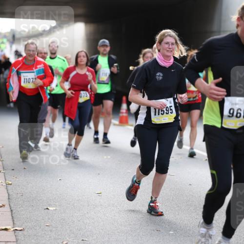 05.10.2025 - 20. swb-Marathon Bremen Michael Strokosch http://msf.ph/oto/9207607 05.10.2025 10:54:34 Laufen 1107, 079, 11595, 9603 meine-sportfotos.de