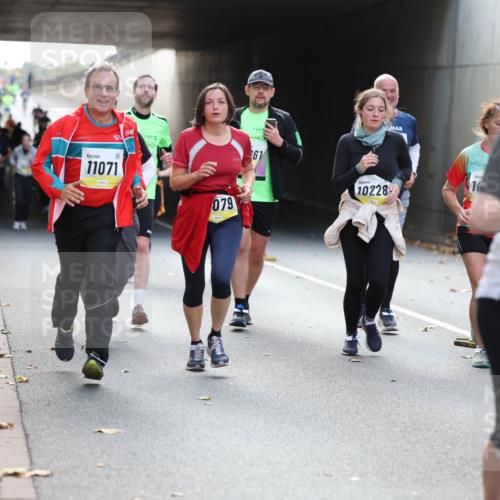 05.10.2025 - 20. swb-Marathon Bremen Michael Strokosch http://msf.ph/oto/9207614 05.10.2025 10:54:35 Laufen 11071, 079, 61, 10228, 11595 meine-sportfotos.de
