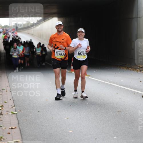 05.10.2025 - 20. swb-Marathon Bremen Michael Strokosch http://msf.ph/oto/9207638 05.10.2025 11:01:36 Laufen 10783, 10782 meine-sportfotos.de