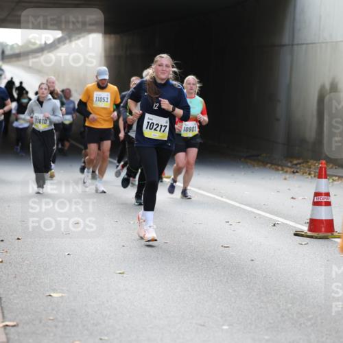 05.10.2025 - 20. swb-Marathon Bremen Michael Strokosch http://msf.ph/oto/9207640 05.10.2025 10:54:41 Laufen 6926, 11610, 11053, 12, 10217, 10901, 332 meine-sportfotos.de