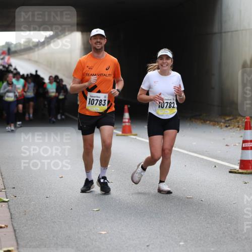 05.10.2025 - 20. swb-Marathon Bremen Michael Strokosch http://msf.ph/oto/9207641 05.10.2025 11:01:37 Laufen 10783, 0782 meine-sportfotos.de