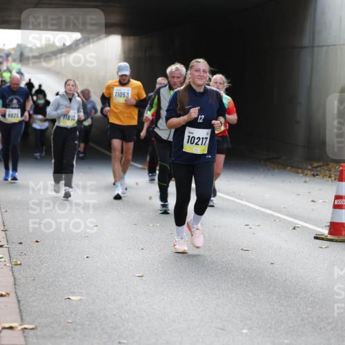 05.10.2025 - 20. swb-Marathon Bremen Michael Strokosch http://msf.ph/oto/9207642 05.10.2025 10:54:41 Laufen 0925, 11610, 11053, 12, 10217 meine-sportfotos.de
