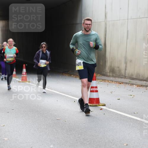 05.10.2025 - 20. swb-Marathon Bremen Michael Strokosch http://msf.ph/oto/9207647 05.10.2025 11:01:44 Laufen 90, 10840, 11097, 10705, 401, 00 meine-sportfotos.de
