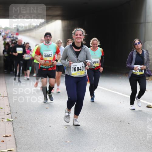 05.10.2025 - 20. swb-Marathon Bremen Michael Strokosch http://msf.ph/oto/9207652 05.10.2025 11:01:46 Laufen 9002, 10840, 097, 706 meine-sportfotos.de